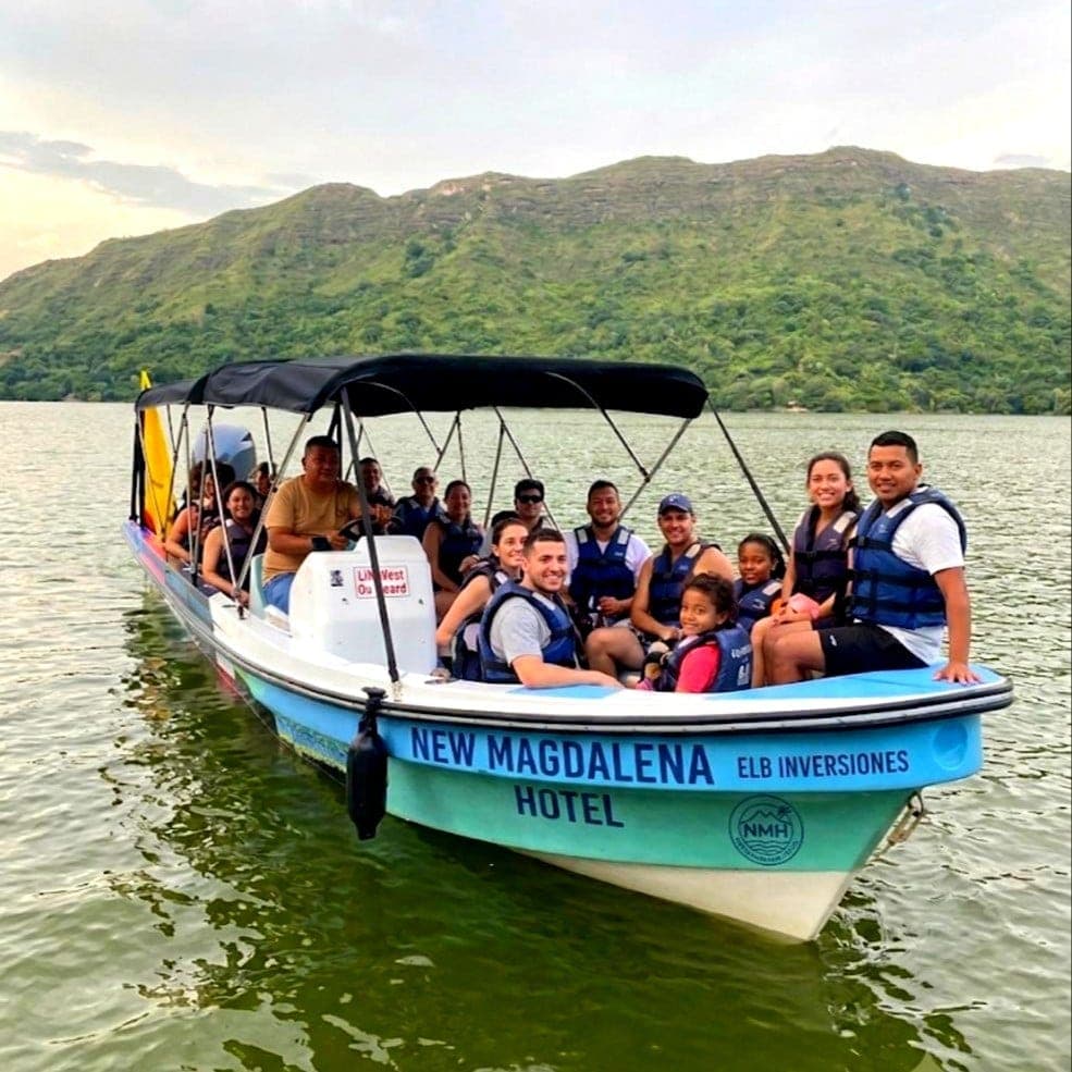 Tour en lancha por Represa de Prado